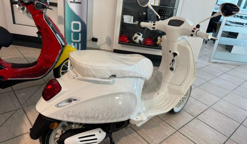 VESPA JUSTIN BIEBER 125cc LIMITED EDITION pieno