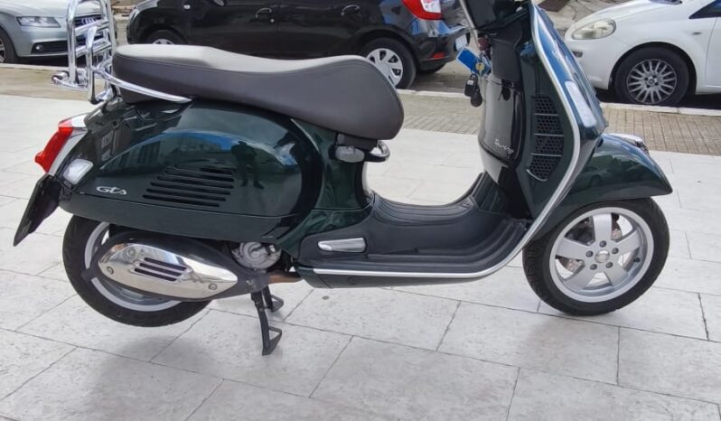 VESPA PIAGGIO GTS 300 TOURING 2019 pieno